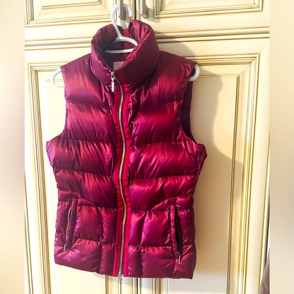Escada vest, size S.
